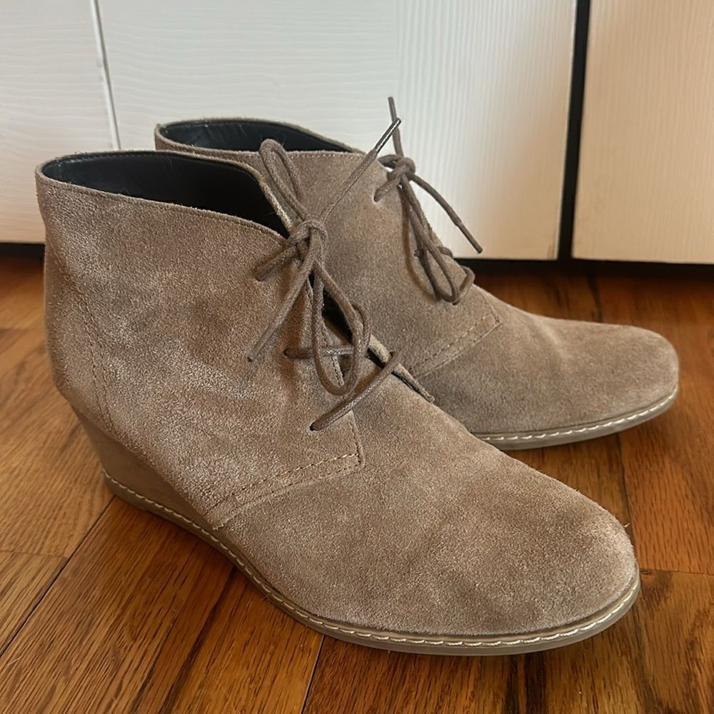 Bjorndal Womens Rachel Wedge Heel Chukka Bootie Shoes Booties Taupe 8.5